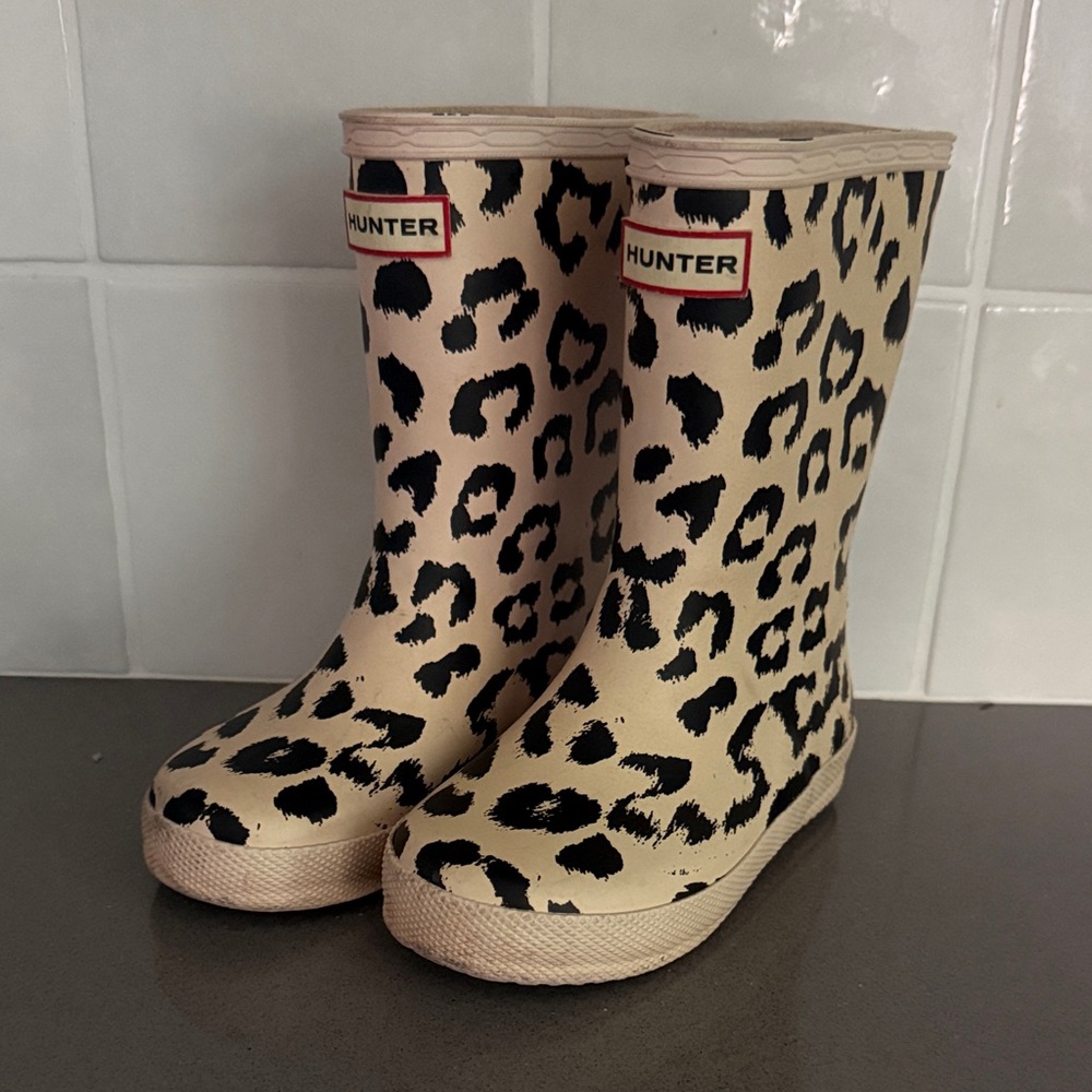 Hunter Kids Leopard-Print Rain Boots in Pink Cream and Black